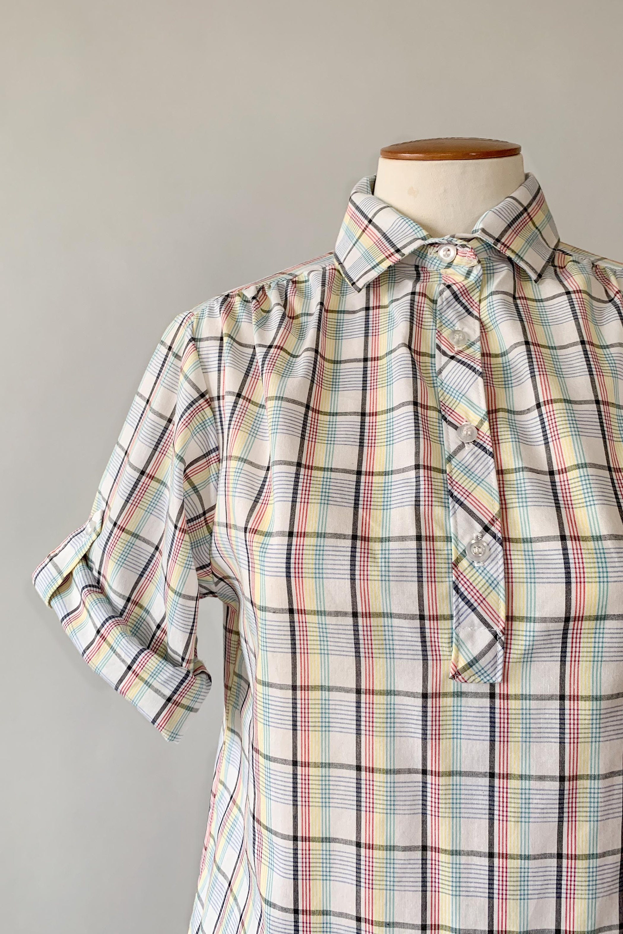 Vintage 1980s 80s white primary colors plaid cuffed sleeve shirt Small S