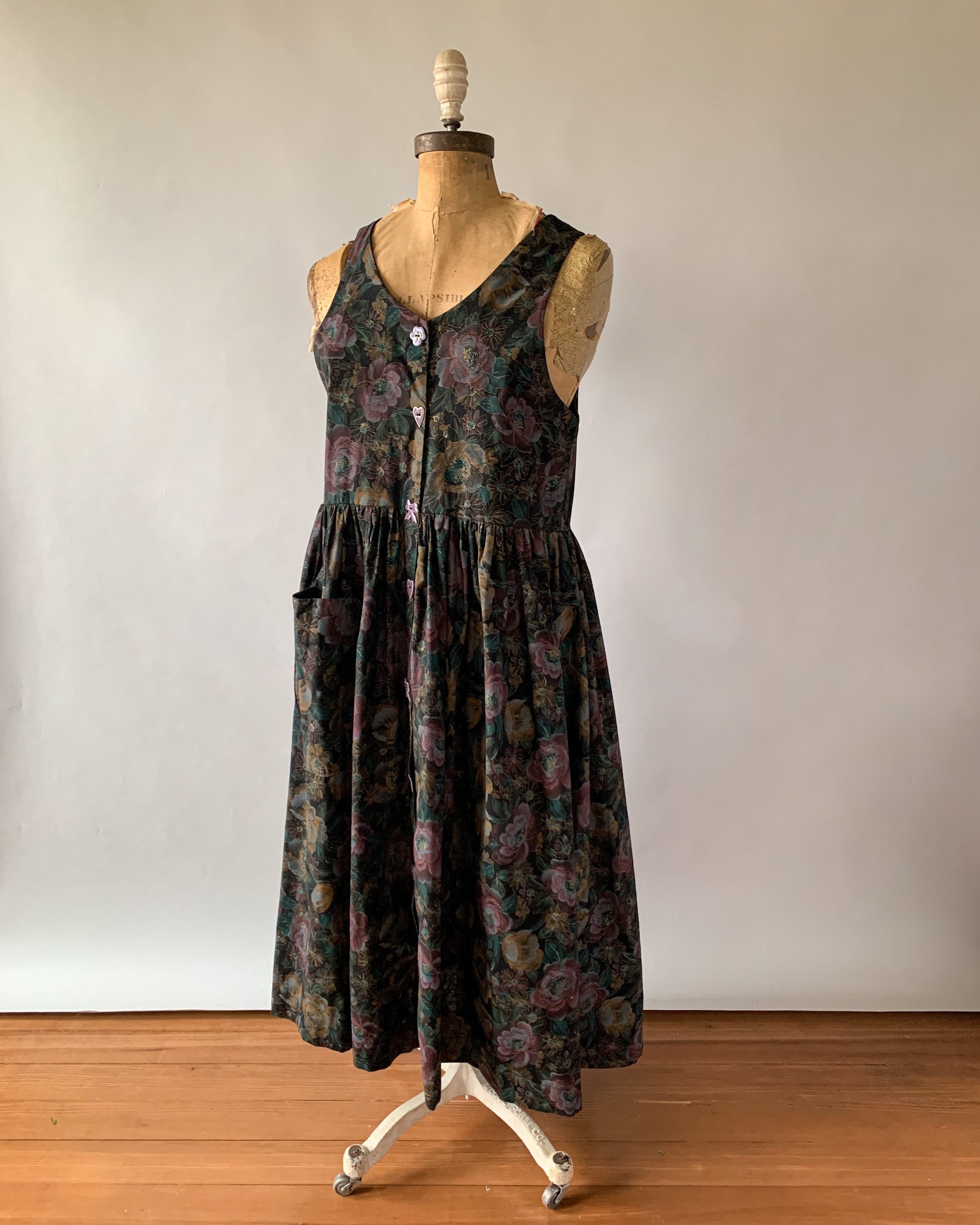 Vintage 1980s Dogwood Lane black floral sleeveless cotton button front ...