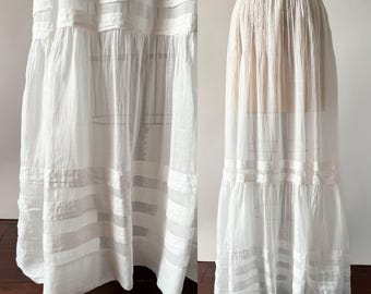 Antique Skirt, Vintage Edwardian 1900s White Cotton Lawn Sheer Full Length Ruffled Skirt, Gibson Girl Pleated Maxi Long Train, XS 25 26 W
