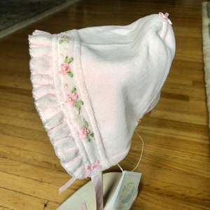 Knit Baby Bonnet - le top baby - Pink Velvet Cotton Never Worn circa 1990s  Newborn 0-6 months. Lovely Easter Gift