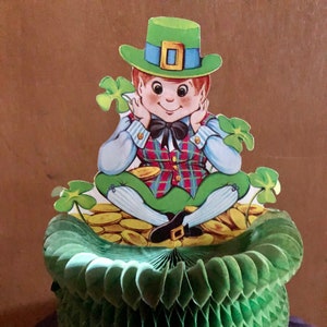 St Patrick&#39;s  Day Pop Up Centerpiece  Honeycomb Vintage circa 1970s