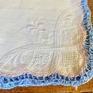 1940s Hankie Embroidered and Hand Crocheted Trim and Linen Excellent Vintage Condition