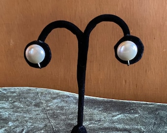 Vintage Faux Pearl Button Screw Back Earrings circa 1940s
