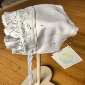 Vintage Le Top Baby Bonnet: Soft Cotton Knit, Embroidered Hearts, Newborn to 6 Months
