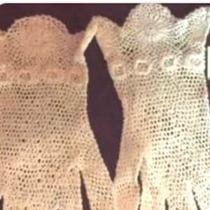 Guanti in pizzo all'uncinetto anni '60: lunghezza al polso vintage, taglia piccola/piccola