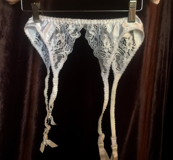 CHRISTIAN DIOR Lace Garter Belt 4 Garter Straps S… Gem