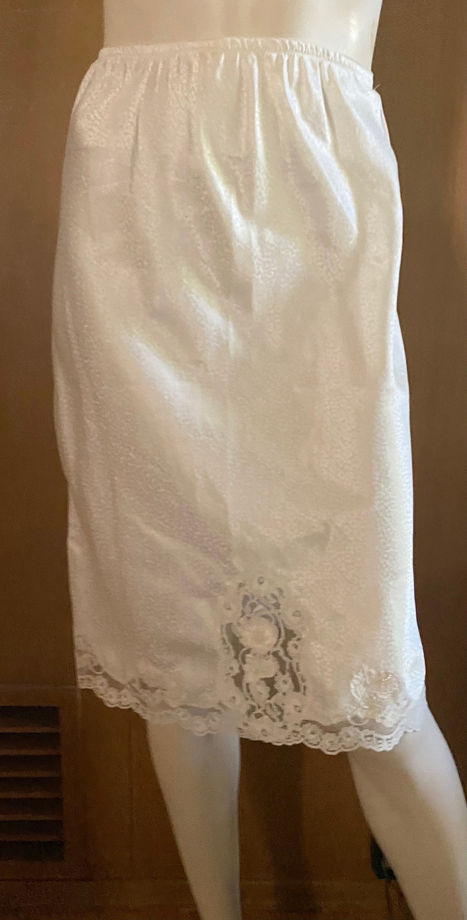 Jupon Demi-slip Vintage UK - Taille S/M - Satin Et Dentelle Bleu Ciel - Neuf