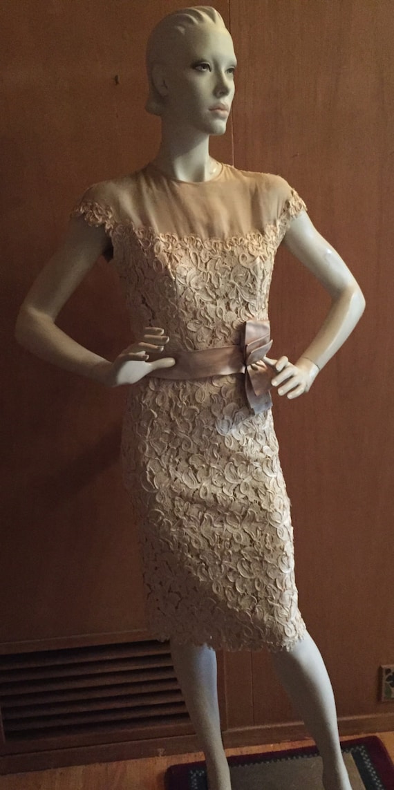 1950s Vintage CARLYE Ivory and Beige Silk Lace Dr… - image 1