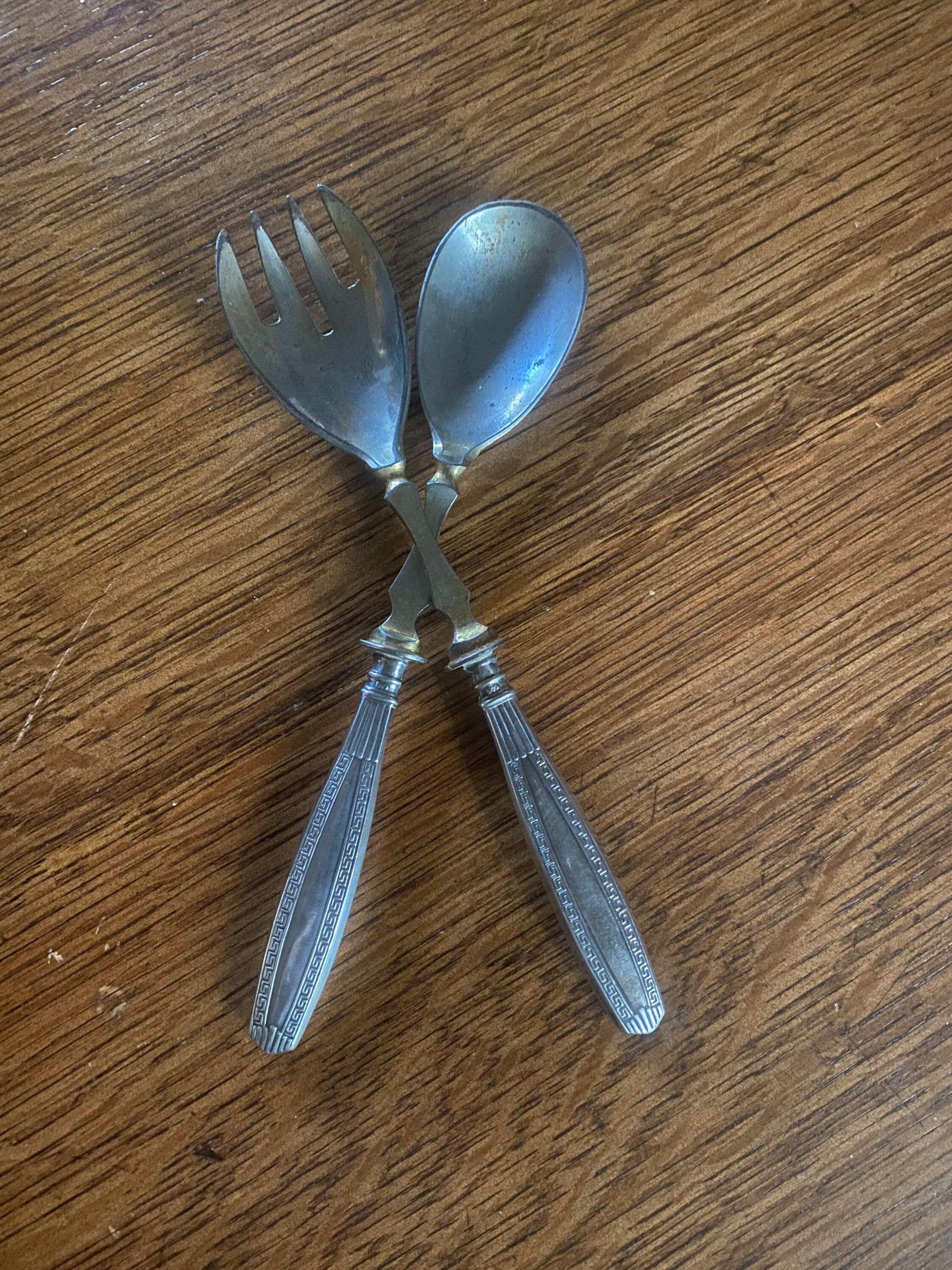 ancienne pince à salade en argent sterling monogrammée - e j vers les années 1920