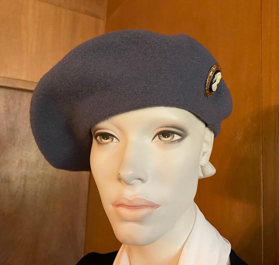 Wool Beret Violet Gray Color with Cameo Pin circa… - image 3