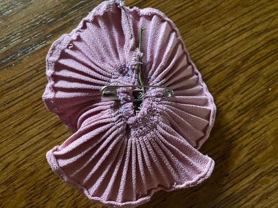 Vintage Lavender & Mauve Handmade  Flower Brooch … - image 5