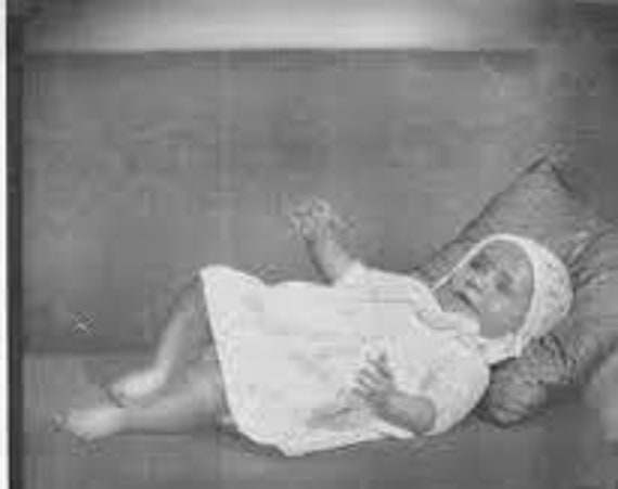 Vintage Baby Infant Bonnet - Soft Cotton Hand Cro… - image 4