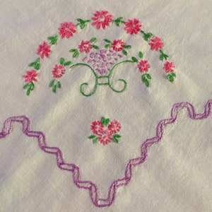 SALE! Vintage Tablecloth Sweet Cottage Decor&#39; - Embroidered Detail circa 1930s