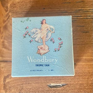POWDER BOX- circa1940’s Woodbury Tropic Tan Vintage Cosmetic Powder Box