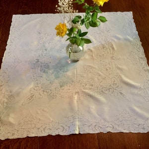 SALE! Cutwork Tablecloth - Vintage Cotton Intricate - Original 1940s