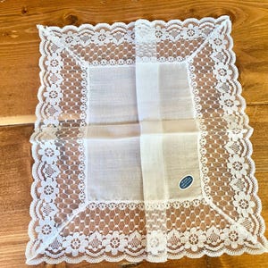 Einstecktuch aus feiner Baumwolle & Spitze New Old Stock Neuer Zustand circa 80er Jahre Made in Japan