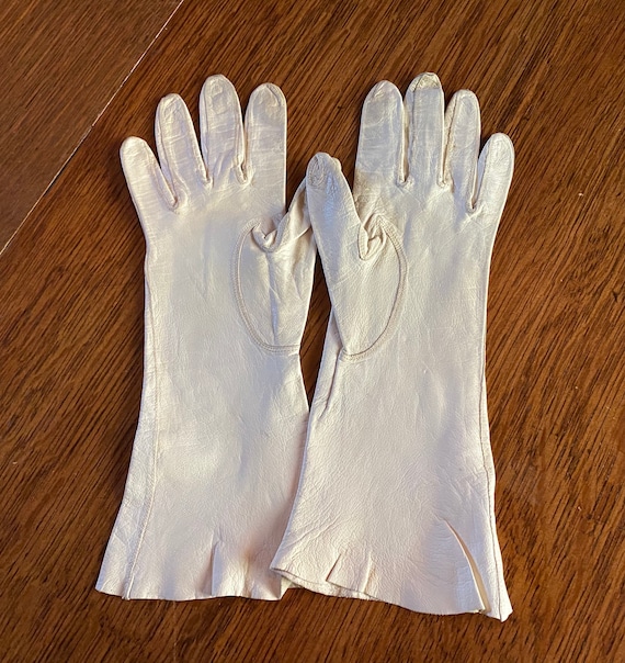 Kid Leather Cream Above Wrist Gloves circa 1950s - image 2