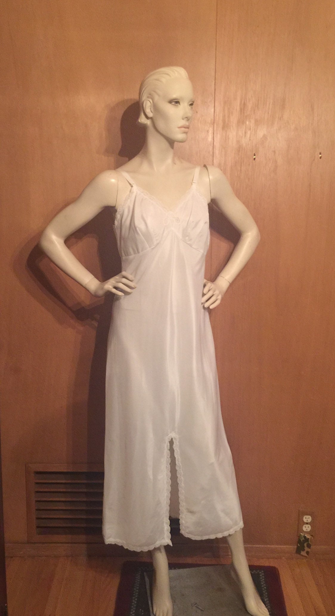 ladysslippervintage 
