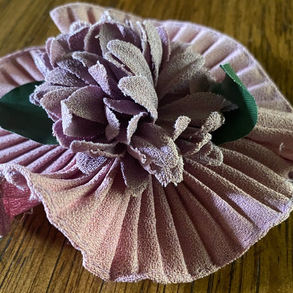 Vintage Lavender & Mauve Handmade  Flower Brooch - Hat Millenary Piece - Handbags - Crafts circa 1940s
