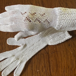 Vintage Gloves Woven For Easter, Weddings, Spring/Summer events,Elegant  White circa 1940s