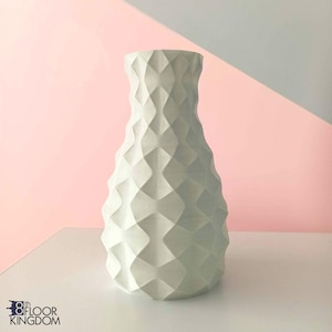 3D Printed vase, Modern home decor, Ribbed vase, Geometric vase, Room decor, Dried flowers vase,Gift for new house,Decorative vase,Gift idea