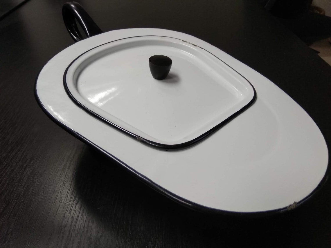 Vintage Enamel Bedpan Hospital Bedpan White Porcelain Etsy vintage-enamel-bedpan-hospital-bedpan-white-porcelain-etsy