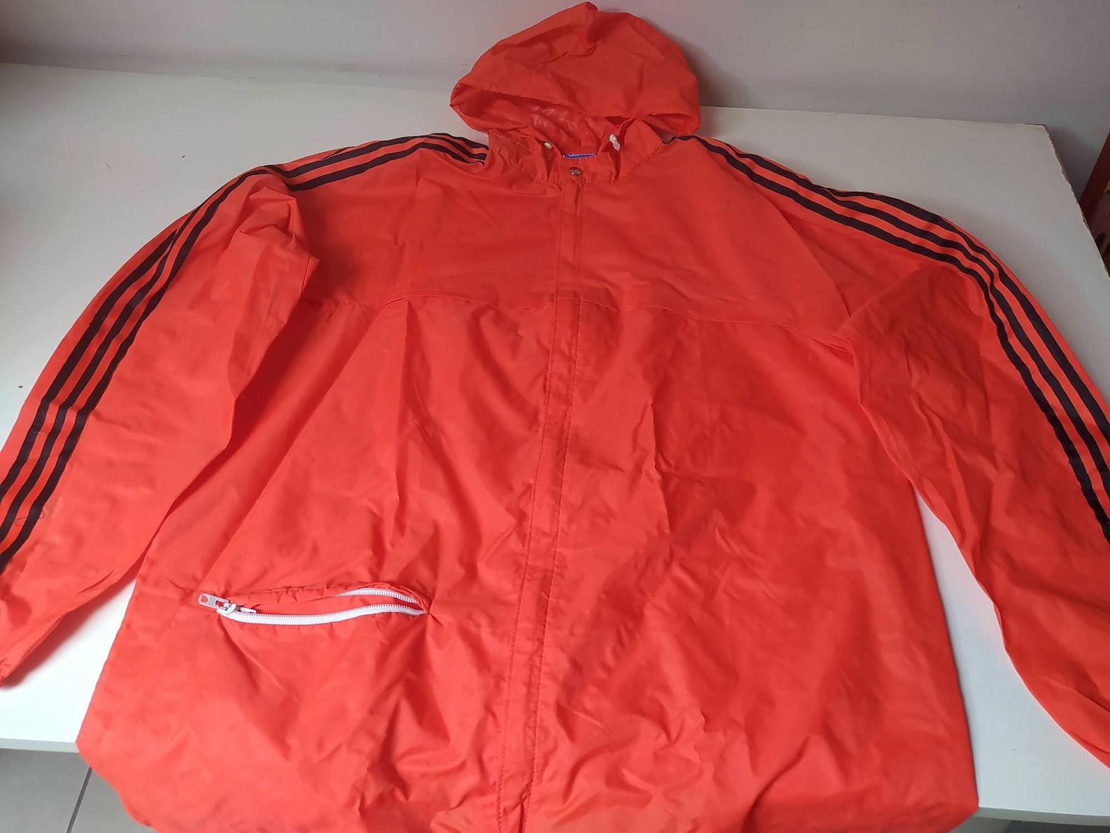 orange sweatsuit mens