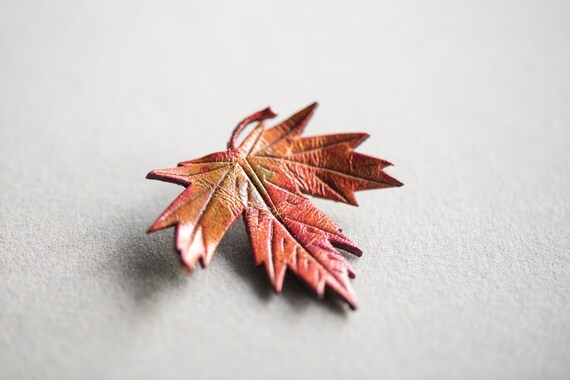 Vintage maple tree leaf leather brooch, red autum… - image 5