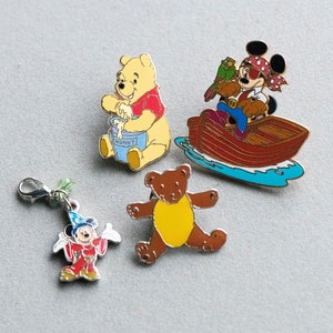 Pins e pingentes vintage da Disney: ursinho de pelúcia, Winnie-the-Pooh, Mickey Mouse, acessórios de crachá retrô, ideia de presente de Natal para filha de criança