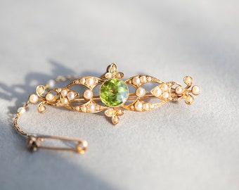 Edwardian split pearl peridot bar brooch, gold antique green gemstone jewellery, vintage jewellery accessories gift idea wife girlfriend