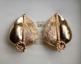 Vintage Monet Golden Leaf Clip On Earrings