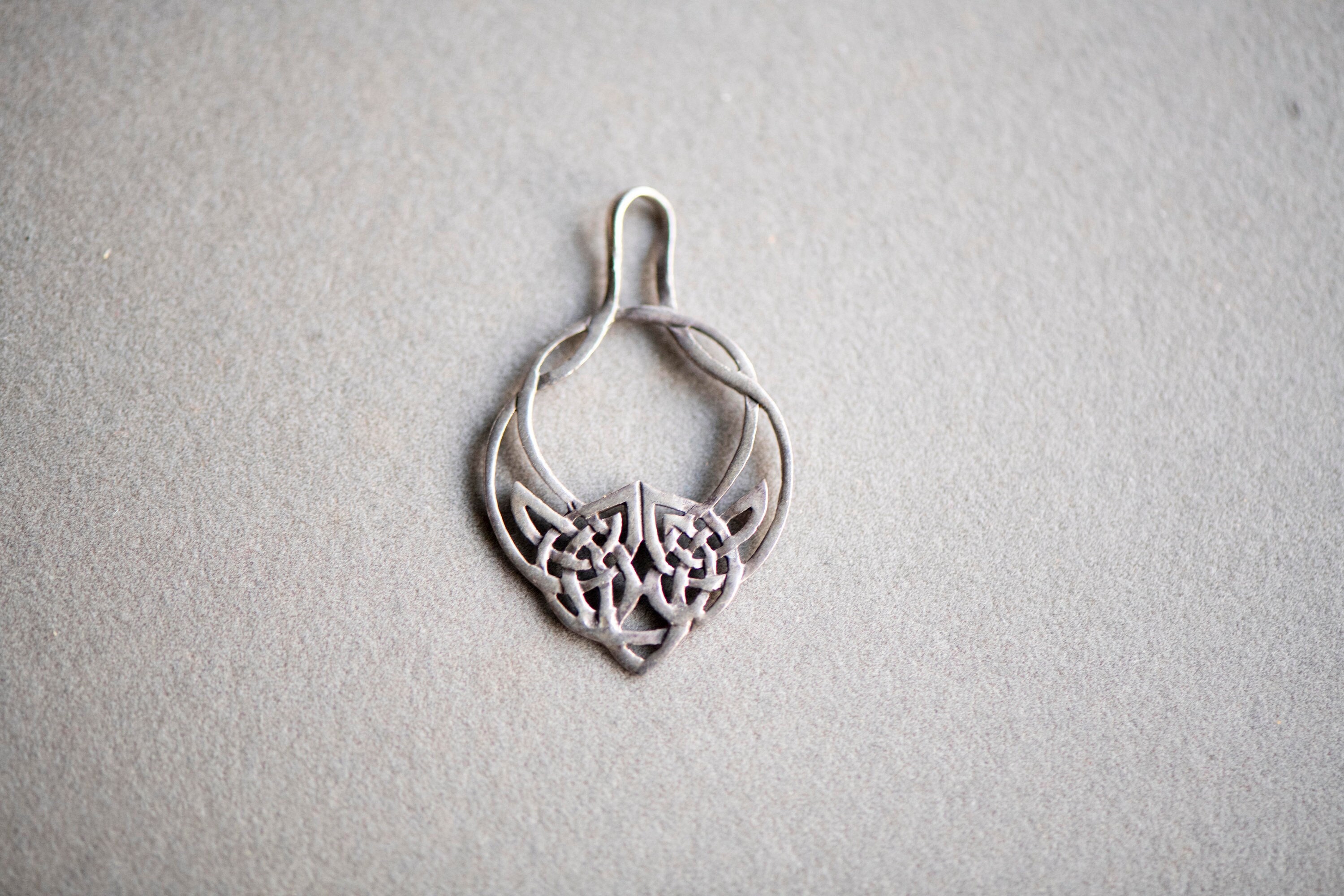 Pendentif Celtique Irlandais Vintage - Pierre Peinte - Bijou Ancien De Créateur - Référence 4452