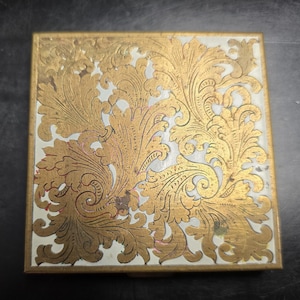 1950s Volupte Brass Enamel Powder Compact With Beveled Mirror. Original unused powder.  Excellent Shape