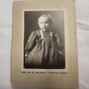 jaren 1900 zoete baby fotokaart