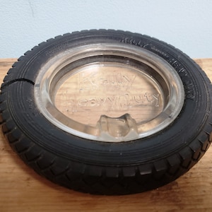 Kelly Heavy Duty band asbak, Kelly Springfield 34 x 7 Cumberland, MO gemaakt in U.S.A. man Cave collectible decor