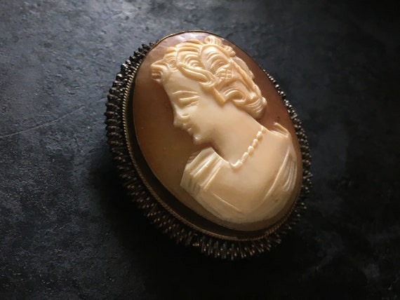Mid century hand carved genuine shell cameo brooc… - image 2