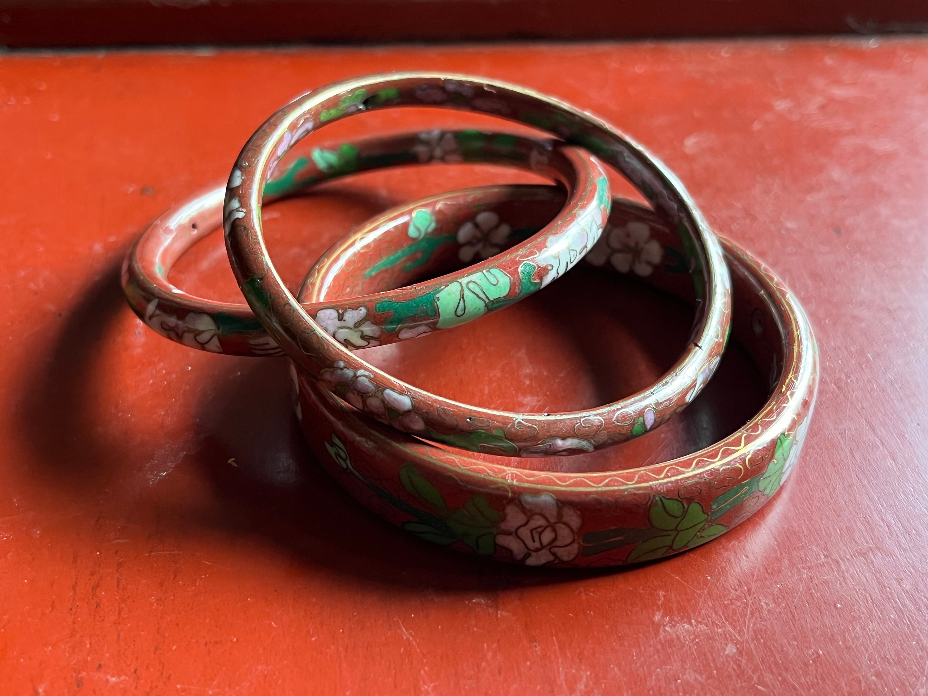 Vintage Chinese Red Enamel Cloisonne Floral Bangle Bracelet  display picture 2