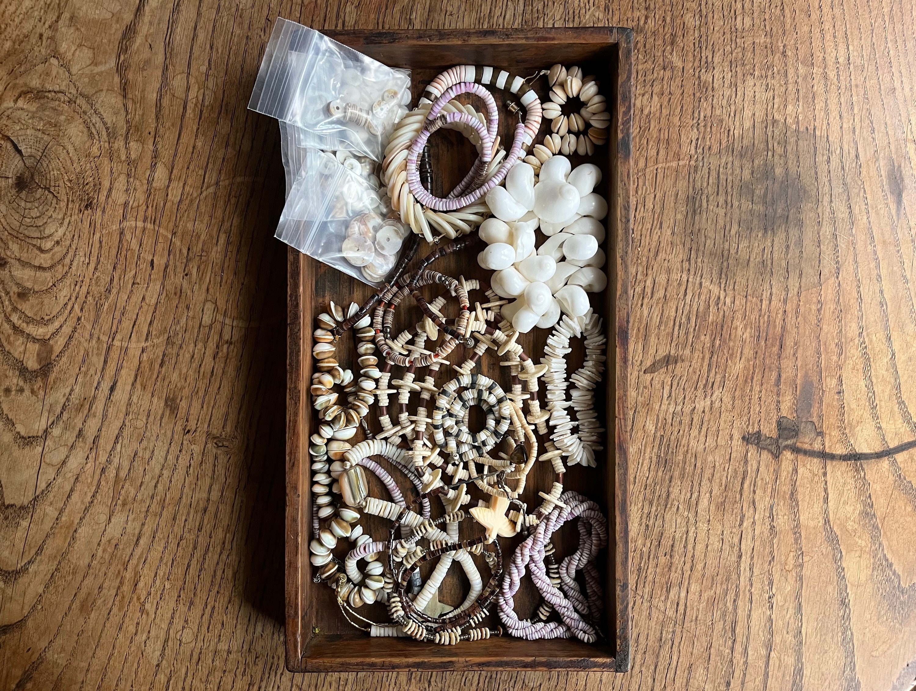 Lot de perles en bois et résine et boutons vintage | Kaufen auf