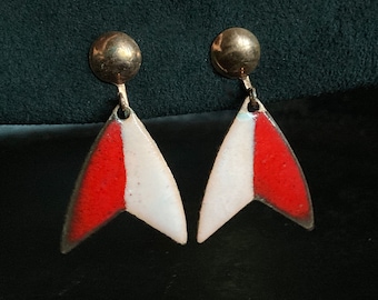 Dangling red and pink vintage copper enamel screw back earrings