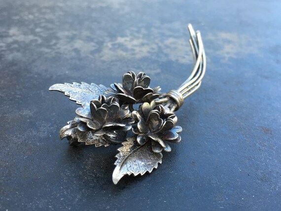 Lang sterling brooch, spray of flowers - image 2