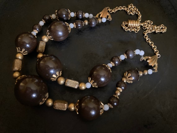 1940s necklace with painted wooden beads glass an… - image 2