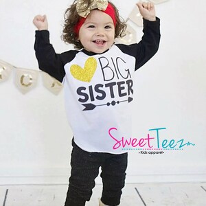 Big Sister Shirt , with gold glitter heart, pregnancy announcement shirt, baby shower gift image 2