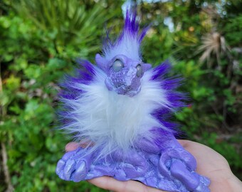 Baby Drache Handpuppe Holzbaby Handpuppe, Knopf aus der Vergangenheit, für Cosplay und Fantasy Spaß, Begleiter, Vertrauter, überall hin mitnehmen