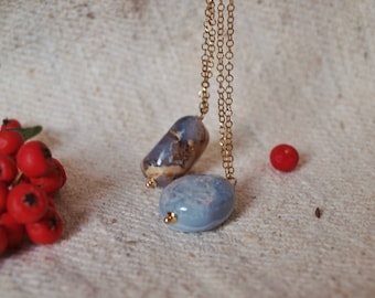 Earth and sky necklace in blue striped agate and diamond chain in golden steel