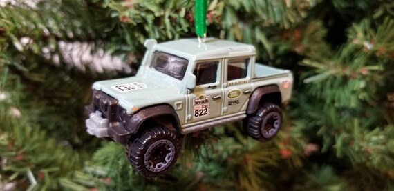 STONE GARDEN LANDROVER DEFENDER DETAILED ORNAMENT