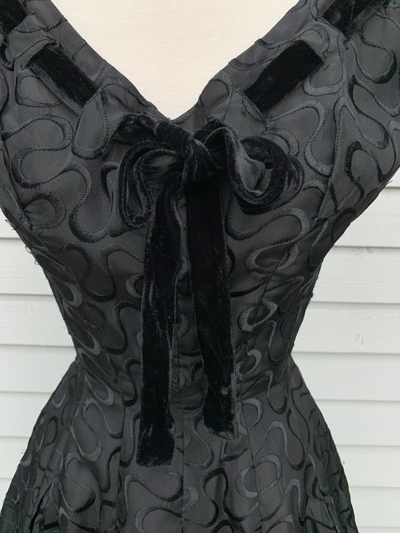 1950s Black Brocade Cocktail Dress || Midcentury … - image 8