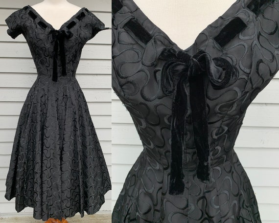 1950s Black Brocade Cocktail Dress || Midcentury … - image 1