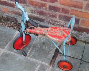 triang tricycle with boot