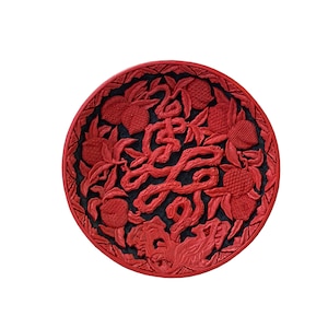 Placa decorativa con relieve de árbol de durazno tallado en resina roja china ws3349E