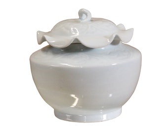 Handmade Oriental Off White Thin Porcelain Small Jar Container ws502E